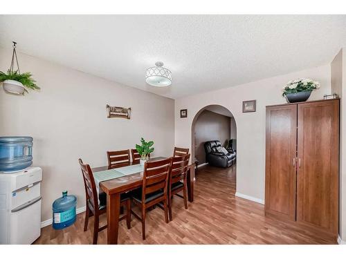 59-4 Stonegate Drive Nw, Airdrie, AB - Indoor Photo Showing Dining Room