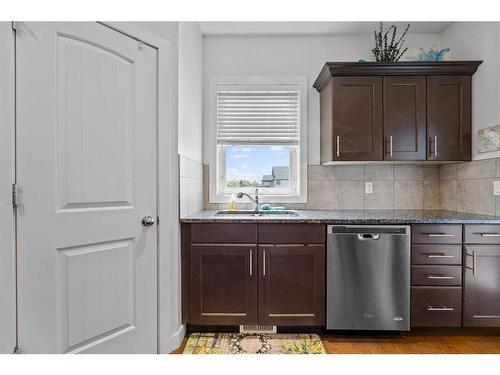 18 Violet Close, Olds, AB - Indoor Photo Showing Kitchen With Double Sink