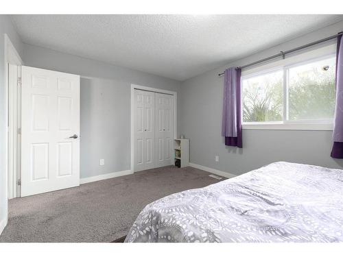 2421 146 Avenue Se, Calgary, AB - Indoor Photo Showing Bedroom
