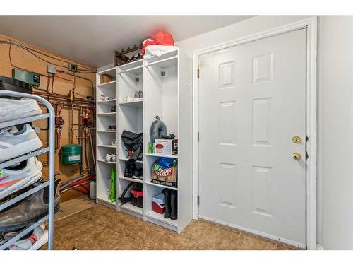 4407 46 Avenue Sw, Calgary, AB - Indoor Photo Showing Other Room