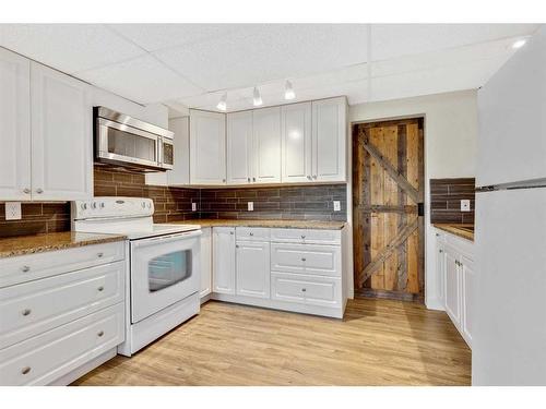 14 594 Avenue West, Rural Foothills County, AB - Indoor Photo Showing Kitchen