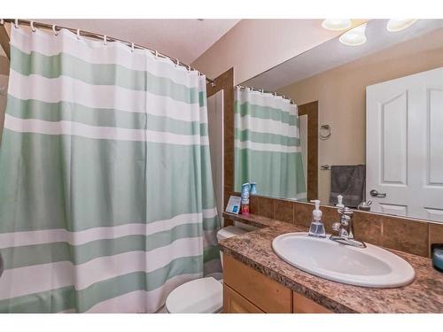 104 Panamount Manor Nw, Calgary, AB - Indoor Photo Showing Bathroom
