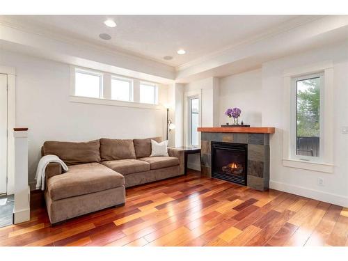 1706 31 Street Sw, Calgary, AB - Indoor Photo Showing Living Room With Fireplace