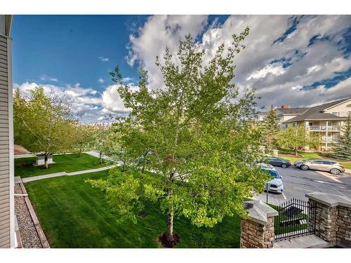 207-16 Country Village Bay Ne, Calgary, AB - Outdoor