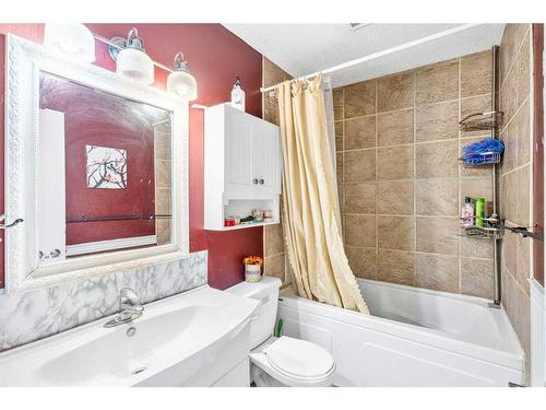 60 Templegreen Bay Ne, Calgary, AB - Indoor Photo Showing Bathroom