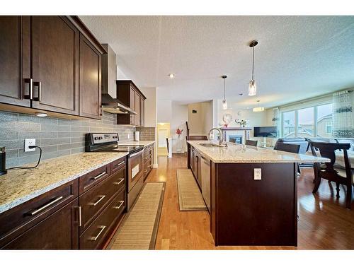 190 Evansridge Place Nw, Calgary, AB - Indoor Photo Showing Kitchen With Upgraded Kitchen