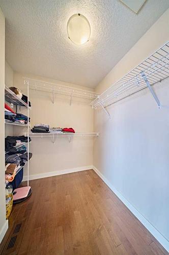 190 Evansridge Place Nw, Calgary, AB - Indoor With Storage
