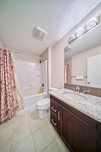 190 Evansridge Place Nw, Calgary, AB - Indoor Photo Showing Bathroom