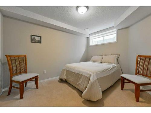 63 Sierra Morena Gardens Sw, Calgary, AB - Indoor Photo Showing Bedroom