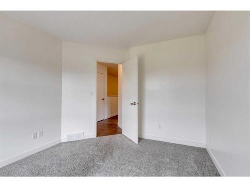 144 Walden Path Se, Calgary, AB - Indoor Photo Showing Other Room