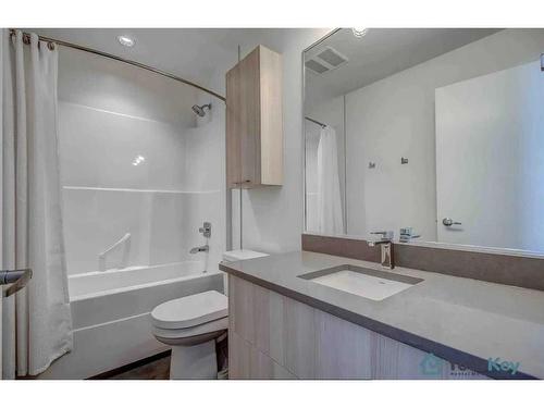 1403-624 8 Avenue Se, Calgary, AB - Indoor Photo Showing Bathroom