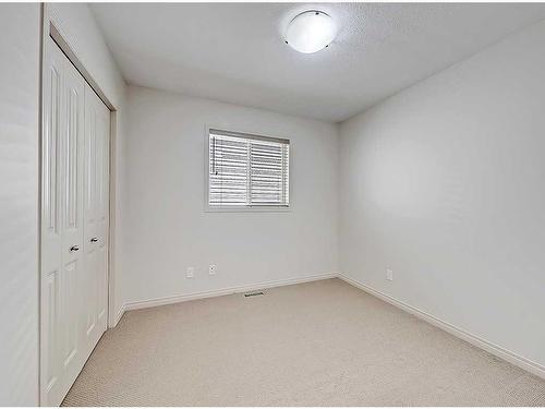 967 Bayside Drive Sw, Airdrie, AB - Indoor Photo Showing Other Room