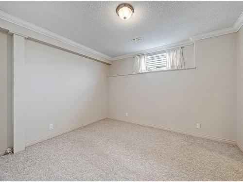 967 Bayside Drive Sw, Airdrie, AB - Indoor Photo Showing Other Room