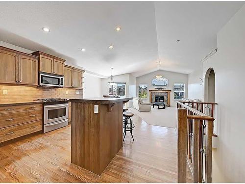 967 Bayside Drive Sw, Airdrie, AB - Indoor Photo Showing Kitchen