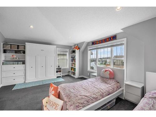 547 Panora Way Nw, Calgary, AB - Indoor Photo Showing Bedroom