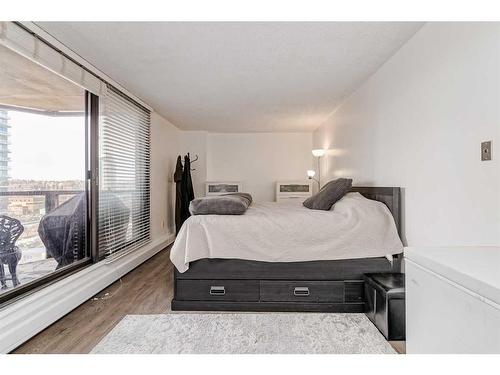 1204-1100 8 Avenue Sw, Calgary, AB - Indoor Photo Showing Bedroom