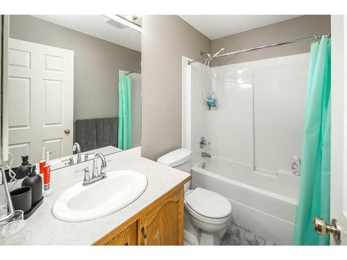 330 Citadel Drive Nw, Calgary, AB - Indoor Photo Showing Bathroom
