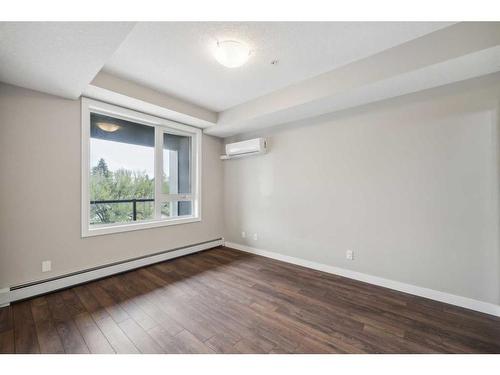 302-607 17 Avenue Nw, Calgary, AB - Indoor Photo Showing Other Room