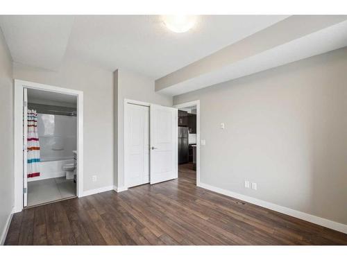 302-607 17 Avenue Nw, Calgary, AB - Indoor Photo Showing Other Room