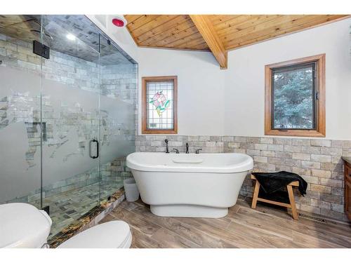 242197 64 Street West, Rural Foothills County, AB - Indoor Photo Showing Bathroom