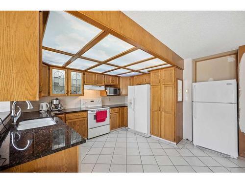 108 Harvest Hills Drive Ne, Calgary, AB - Indoor Photo Showing Kitchen