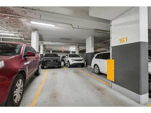 301-510 6 Avenue Se, Calgary, AB - Indoor Photo Showing Garage