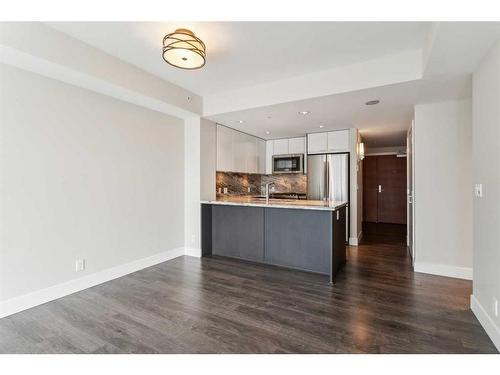 301-510 6 Avenue Se, Calgary, AB - Indoor Photo Showing Kitchen