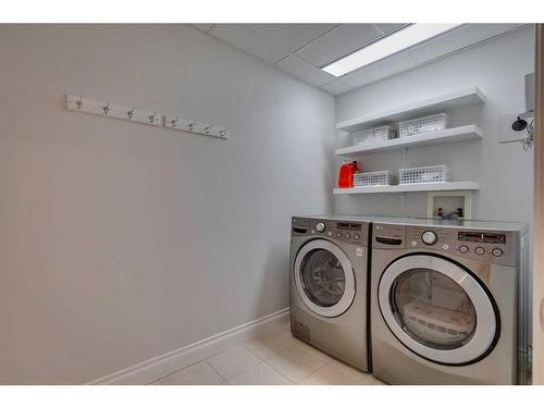 2307-10221 Tuscany Boulevard Nw, Calgary, AB - Indoor Photo Showing Laundry Room