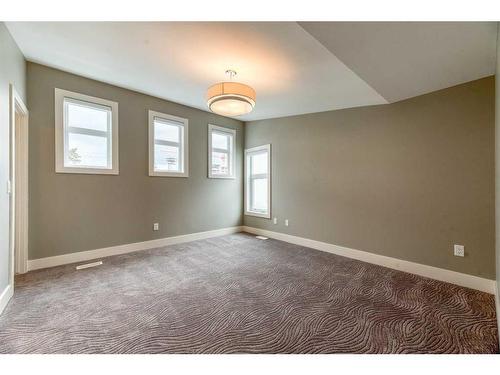 1930 Bowness Road Nw, Calgary, AB - Indoor Photo Showing Other Room