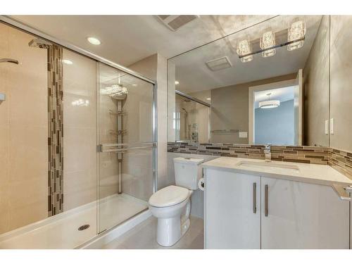 1930 Bowness Road Nw, Calgary, AB - Indoor Photo Showing Bathroom