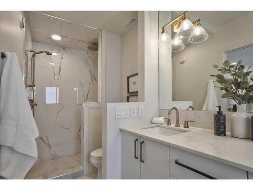 2222 5 Street Sw, Calgary, AB - Indoor Photo Showing Bathroom