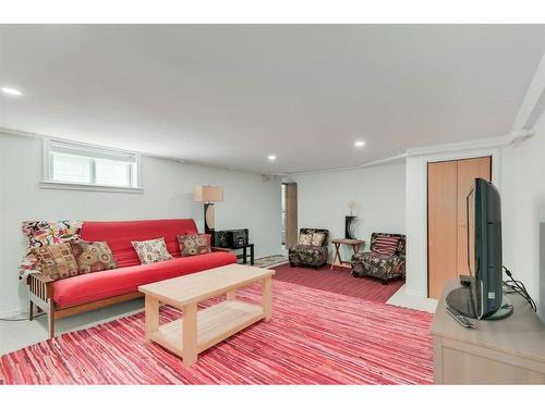 2014 9 Avenue Se, Calgary, AB - Indoor Photo Showing Other Room