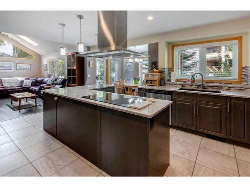 420 Country Hills Court Nw, Calgary, AB - Indoor Photo Showing Kitchen