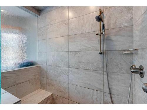 420 Country Hills Court Nw, Calgary, AB - Indoor Photo Showing Bathroom