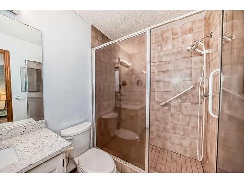 111 Wood Valley Bay Sw, Calgary, AB - Indoor Photo Showing Bathroom