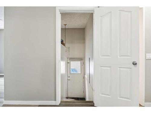 220 Abinger Crescent Ne, Calgary, AB - Indoor Photo Showing Other Room