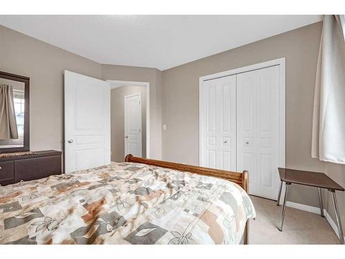 217 Cranarch Close Se, Calgary, AB - Indoor Photo Showing Bedroom