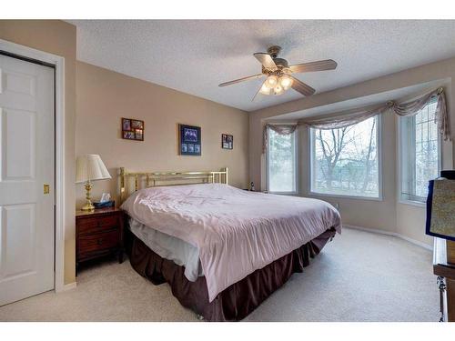 127 Sienna Park Green Sw, Calgary, AB - Indoor Photo Showing Bedroom