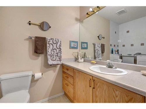 127 Sienna Park Green Sw, Calgary, AB - Indoor Photo Showing Bathroom