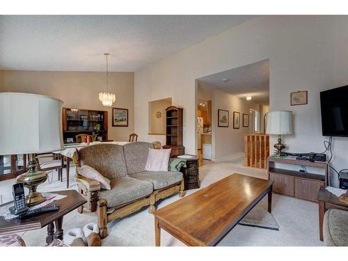 127 Sienna Park Green Sw, Calgary, AB - Indoor Photo Showing Living Room