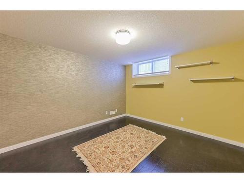 137 Kincora Glen Rise Nw, Calgary, AB - Indoor Photo Showing Other Room
