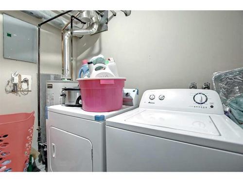 69-2519 38 Street Ne, Calgary, AB - Indoor Photo Showing Laundry Room