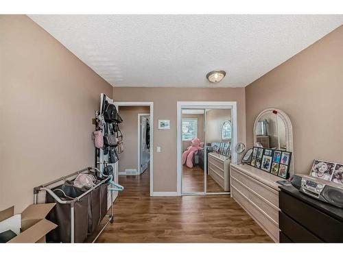 61-5425 Pensacola Crescent Se, Calgary, AB - Indoor Photo Showing Other Room