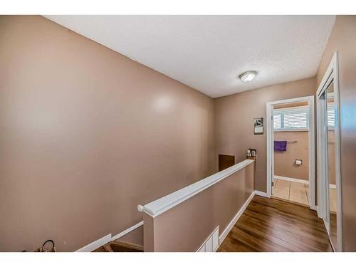 61-5425 Pensacola Crescent Se, Calgary, AB - Indoor Photo Showing Other Room