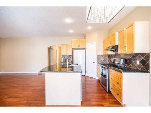 219 Panamount Circle Nw, Calgary, AB - Indoor Photo Showing Kitchen