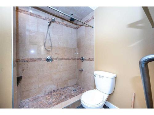 219 Panamount Circle Nw, Calgary, AB - Indoor Photo Showing Bathroom