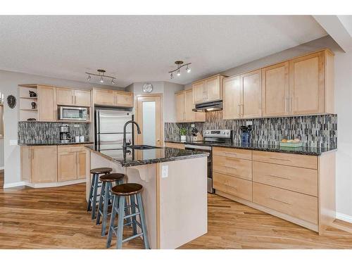 687 Tuscany Drive Nw, Calgary, AB - Indoor Photo Showing Kitchen