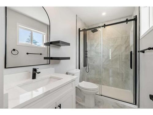 113 Somerset Drive Sw, Calgary, AB - Indoor Photo Showing Bathroom