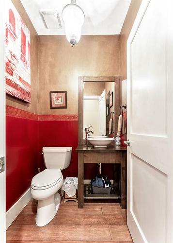 100-8014 338 Avenue East, Rural Foothills County, AB - Indoor Photo Showing Bathroom