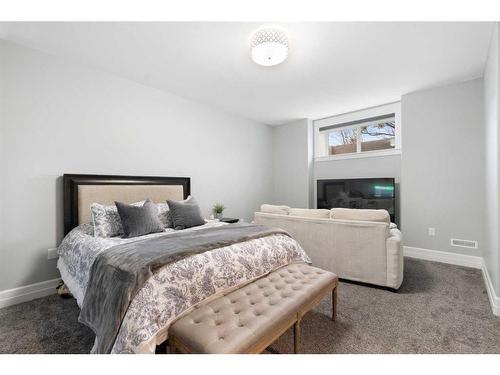 30 Dunes Drive, Desert Blume, AB - Indoor Photo Showing Bedroom